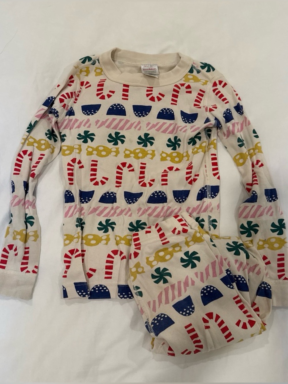 Hanna Andersson Cream Kids Pajama Set with Red, Blue, Yellow & Green Candy Print